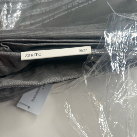 NWT Banana Republic Men’s Athletic Lived-In Chino - Cliff Gray, 29x32 - Picture 9 of 11